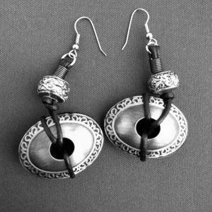 Vintage ethnic dangle pierced earrings